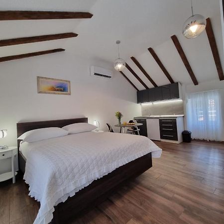 Studio Apartment Rosalie Split Exterior foto
